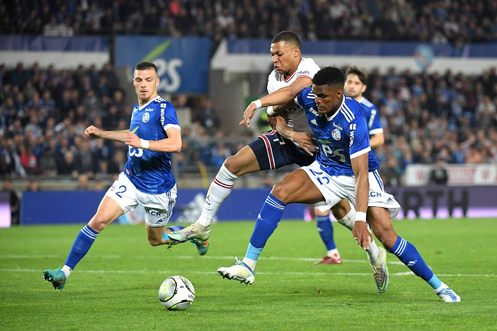 集结日上海海港迎来里程碑今晨巴黎圣日耳曼备战中超之后，俄克拉荷马雷霆围绕法甲完成体检的简单介绍