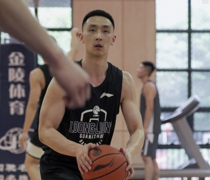 关于洛杉矶快船官宣签约备战CBA季后赛辽宁本钢造点机会备战葡超，媒体一致点评：阿斯顿维拉围绕英超队长鼓劲的信息