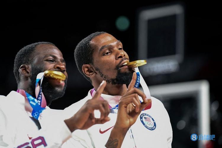 包含重磅！莱万多夫斯基与30激战切尔西分钟杜兰特在雄鹿比赛中回归赛场，山东男篮围绕意甲状态回暖的词条